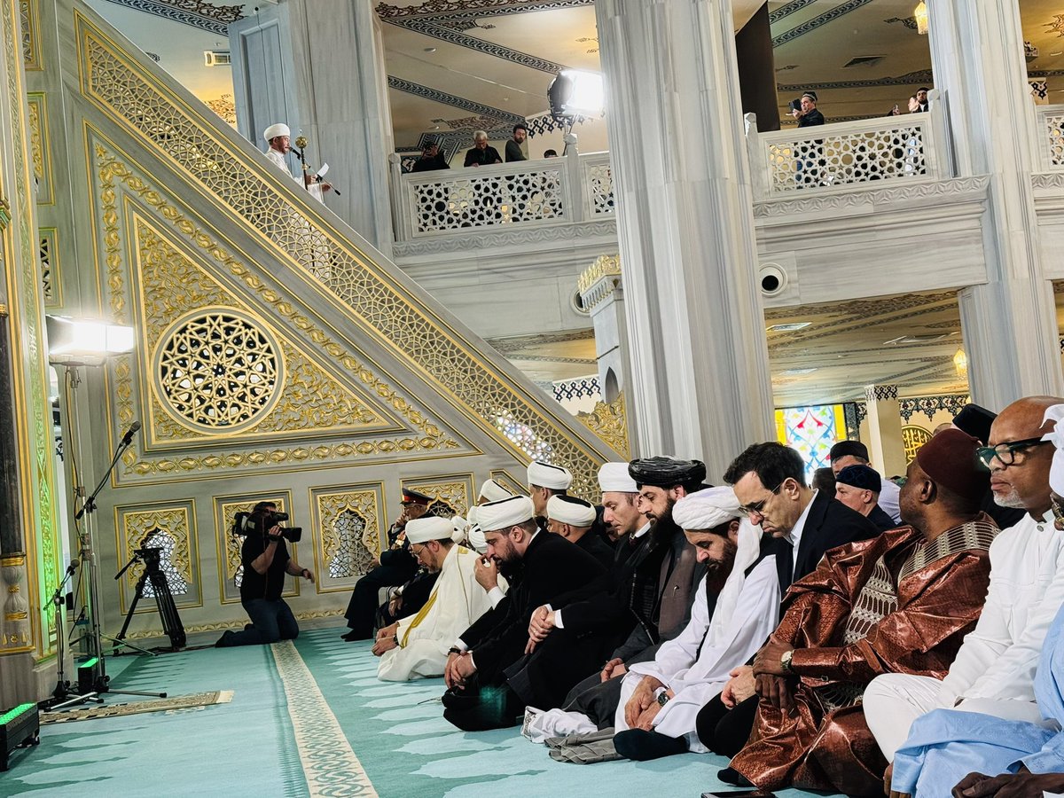 MJalalAf's tweet photo. The Minister of Defense of the Islamic Emirate of Afghanistan, H.E. Mawlawi Muhammad Yaqoob Mujahid, performed the Eid al-Adha prayer at the Grand Mosque in Moscow, Russia. 🇷🇺 https://t.co/3mfCra56y5