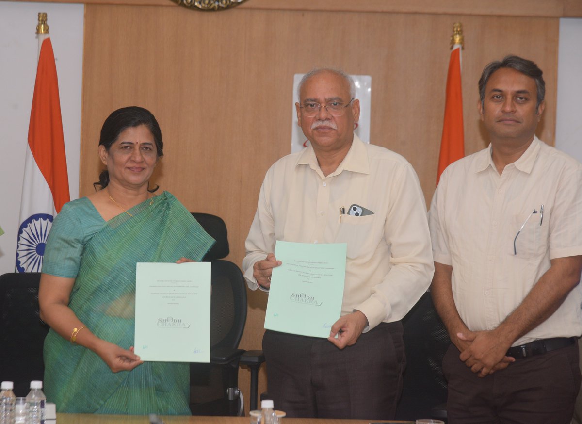 INFLIBNET's tweet photo. We’ve officially signed an MoU to bring #ShodhChakra to NIPER Ahmedabad!
This partnership equips researchers @NIPERAhmedabad with powerful digital workspace to streamline their academic workflows seamlessly. Ready to see this collaboration drive next-gen pharmaceutical research! https://t.co/R1KMVxt4pL