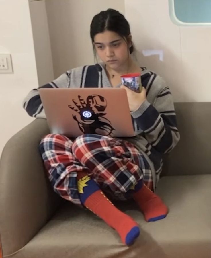 fangirlfucks's tweet photo. am i studying or am i watching porn? 👀 https://t.co/virKWrVCf2