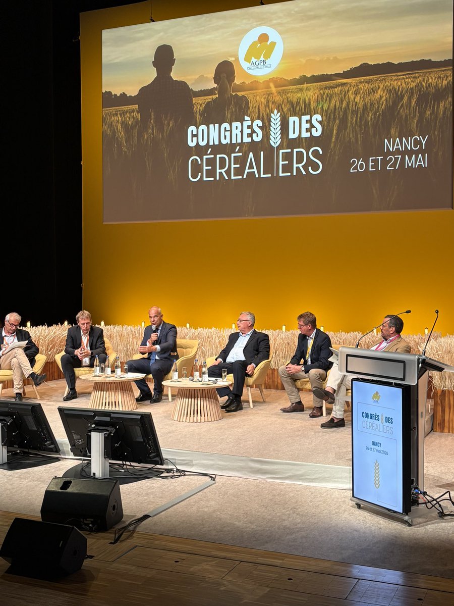 AGPB_Cerealiers's tweet photo. 🚨🇫🇷 Grandes cultures : relever la tête ensemble.

@FNSEA,  @AGPB, @AGPM, @CGB, @FOP et @UNPT réunies à Nancy face à l’urgence agricole au #CongrèsCéréaliers https://t.co/S3HfijOK41