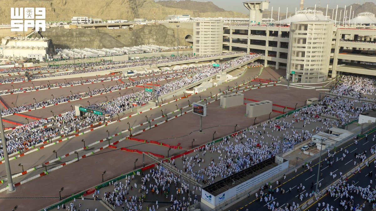 AJELNEWS24's tweet photo. في مشعر منى ..

منشأة الجمرات.. 

قصة نجاح معماري وفرت أعلى معايير الأمان والانسيابية بطاقة 300 ألف حاج في الساعة.

🇸🇦🇸🇦 https://t.co/CUbH1bT0LJ