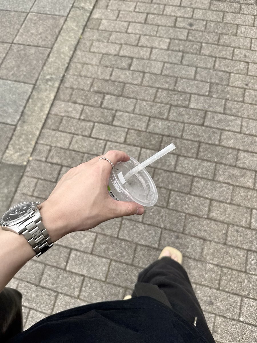 dabun_o0's tweet photo. はじめまして、幽文(ゆらふみ)です。

ヨルシカは遠くからずっと追ってましたが、
こうして世界に踏み込むのは初めてです。何卒、何卒です。

ぜひ気軽に話しかけてもらえると嬉しいです☕️

#ヨルシカ好きな人と繋がりたい
#ヨルシカ自己紹介カード https://t.co/zTNTxxRBtT