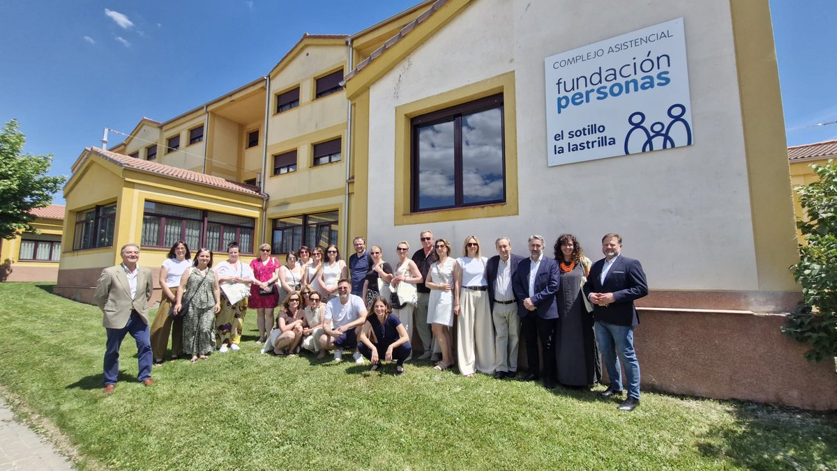 FPersonas's tweet photo. El pasado viernes 22 de mayo las instalaciones del complejo asistencial de @FPersonas en La Lastrilla,  recibieron una Delegación representativa de un grupo de entidades de  carácter social procedentes de Polonia integrada por 17 personas. 
🌐https://t.co/7ei6zvrQta
#diversidad https://t.co/Fp8iDBgH78
