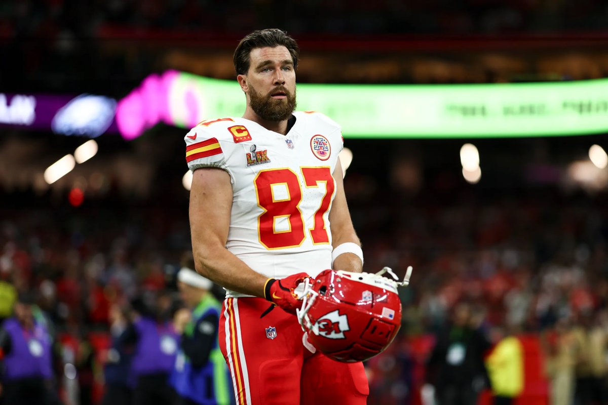 SleeperGuards's tweet photo. BREAKING NEWS: Travis Kelce is buying a minority stake in the Cleveland Guardians

The Cleveland native is continuing to invest in the city that raised him #GuardsBall https://t.co/VEDPZh0v6h