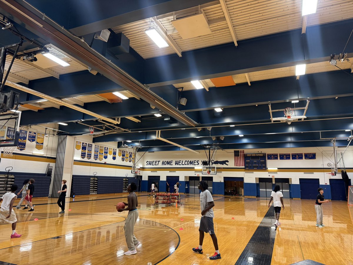 SweetHomeHoops's tweet photo. Getting prepared for BCANY Team Camp on Friday!  🥼 🧪 work. 
#FASTPD https://t.co/Ty0WIRkEdw