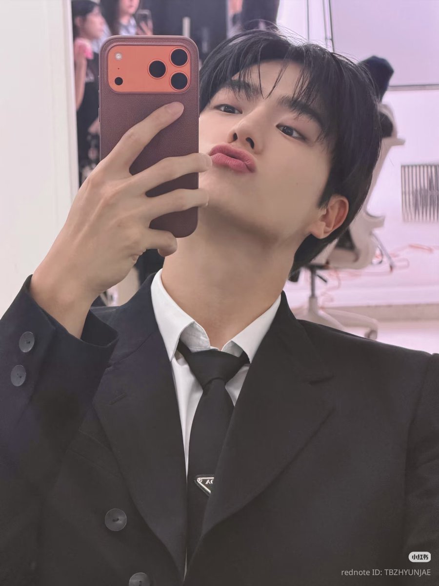 niniberrys's tweet photo. so handsome and pretty https://t.co/DSTIQnRGZF