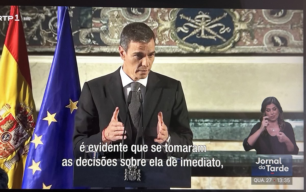minderico's tweet photo. Na RTP, Pedro Sanchez e a corrupção no PSOE chegaram ao fim de 35 minutos.
Na SIC foi preciso esperar uma hora e cinco minutos.
E na TVI não houve espaço no alinhamento.
Assim vamos … https://t.co/WKlYbDfQFv