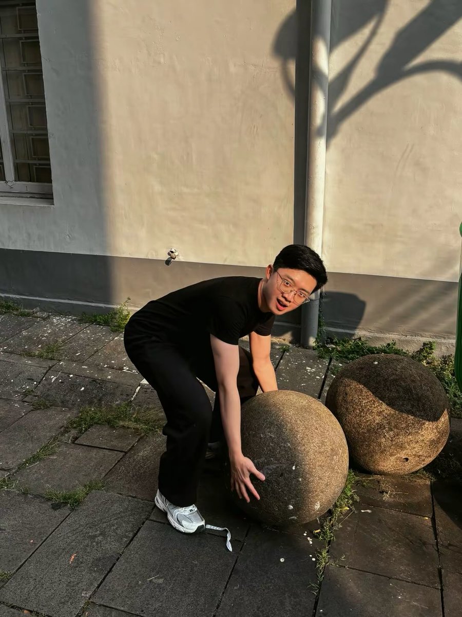 yourflowy's tweet photo. bantuin dong https://t.co/0MvVdQJx5K