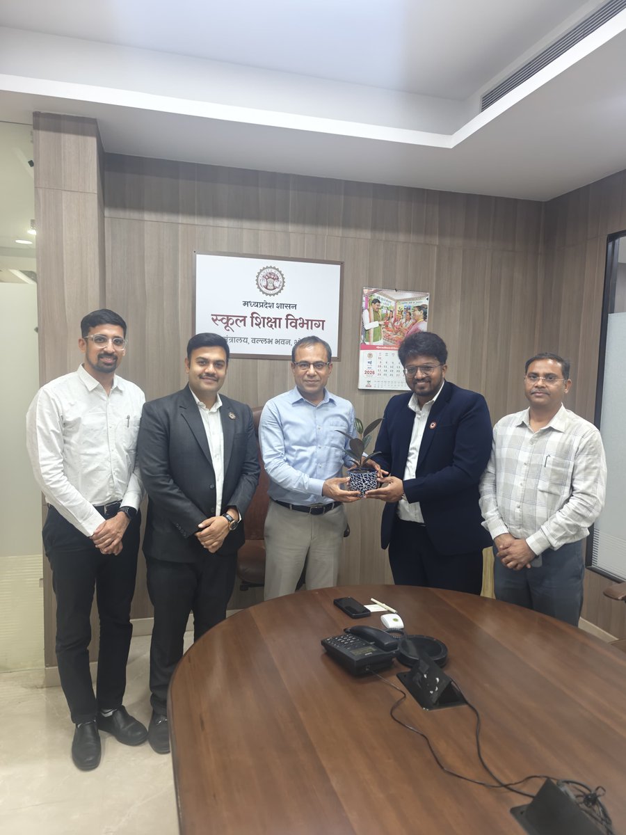 ccc_icai's tweet photo. CA. Arpit Kabra, Chairman, CCC, yesterday, 26 May 2026, met Smt. Rashmi Arun Shami (I.A.S.), Chairman, Board of Secondary Education, Madhya Pradesh, to discuss ICAI initiatives for strengthening commerce education and enhancing career awareness about the Chartered Accountancy. https://t.co/YAohcVqvVt