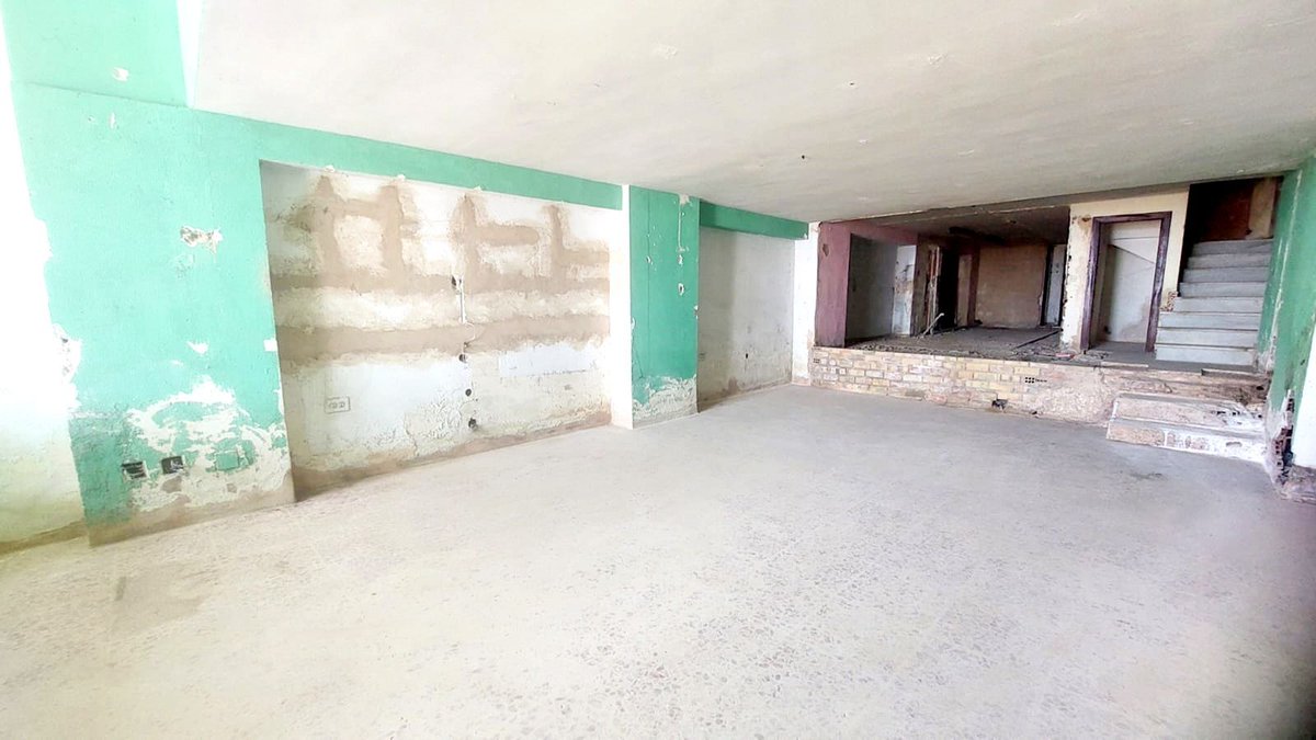 arribaestates's tweet photo. Commercial unit for sale in #Fuengirola,
Built size: 129 m² (double in total usable area over two floors)
Prime frontline #beach location with #seaviews
High foot traffic and strong visibility
Dual access from both the #seafront and rear street
499,000
https://t.co/L3uKN5XO49 https://t.co/wctreaquPs