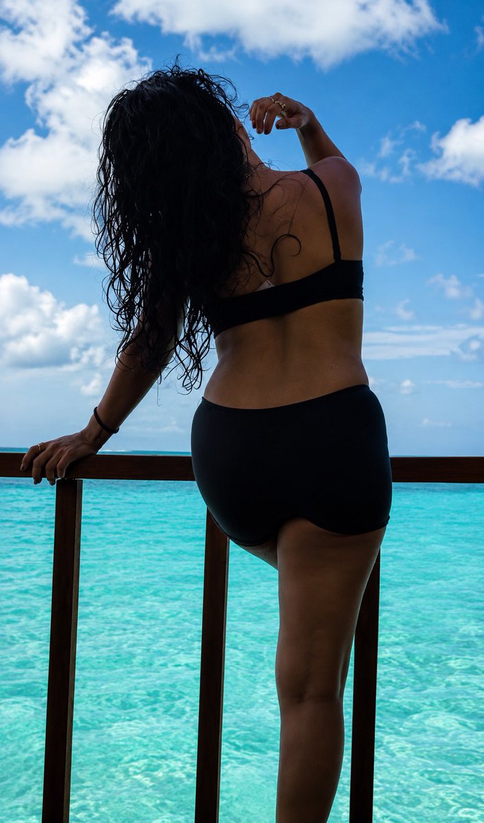 UserNew86237's tweet photo. SOUTH BIKINI  🥵          vs              NORTH BIKINI 🥶 https://t.co/rdvWEcFJQE