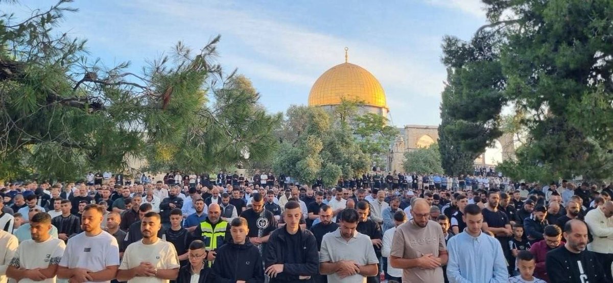 PressTV's tweet photo. Palestinians mark Eid al-Adha at Aqsa Mosque despite intensive Israel's control

Follow https://t.co/B3zXG73Jym https://t.co/bt6BwsZbsC