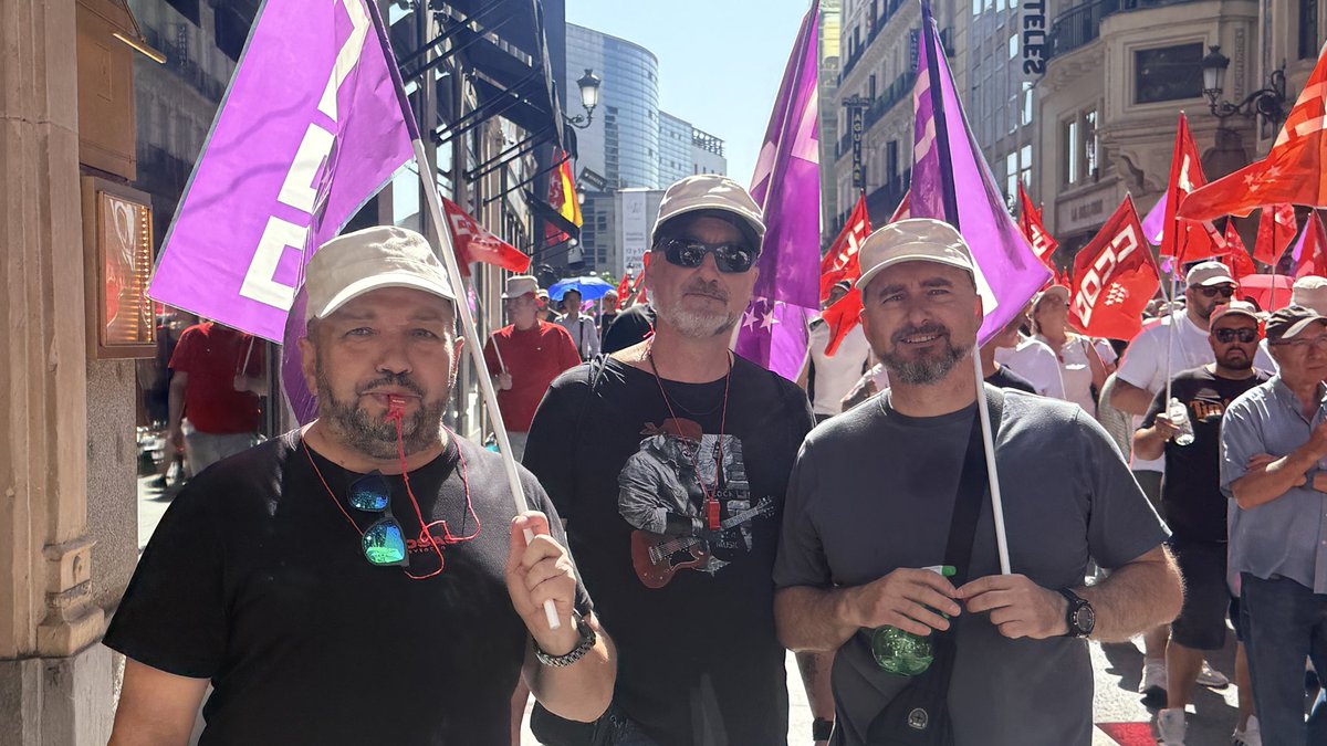 industriaccooma's tweet photo. Llegamos a Sol y ocupamos nuestro lugar. Miles de personas trabajadoras haciendo visible la fuerza de CCOO. Construimos futuro con derechos. 
CCOO donde hay que estar. https://t.co/ewNevyDP4U