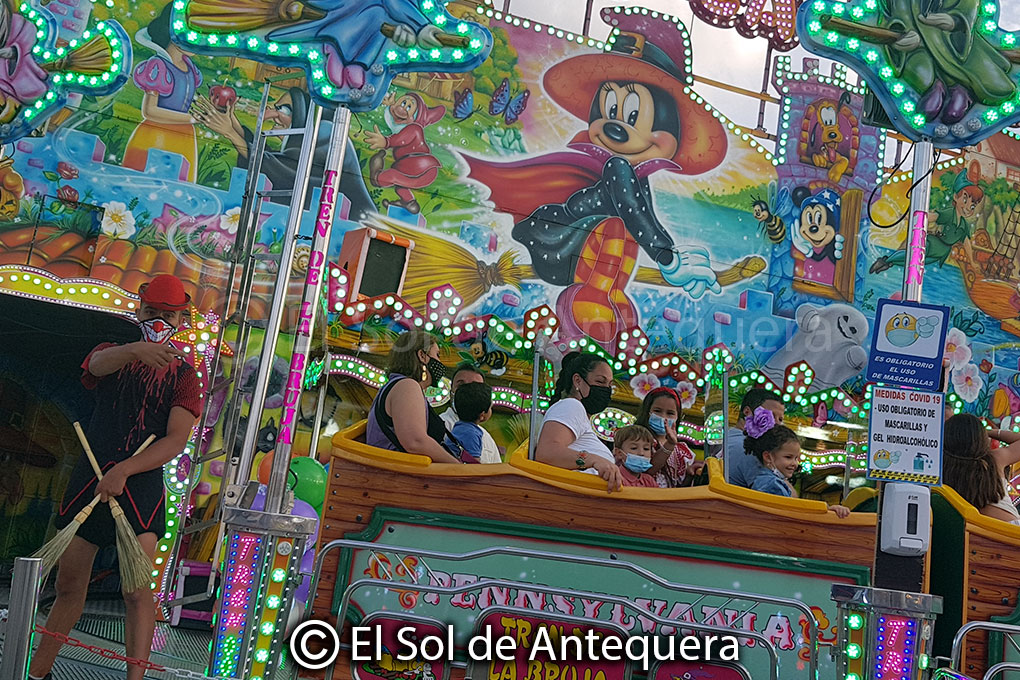 ElSoldAntequera's tweet photo. 🔴⚪️🎪 #FeriadePrimavera 📰#Antequera 
👉 Aquí tienes toda la programación para la Feria de este año que arranca mañana jueves y se desarrollará hasta el domingo 31 de mayo.
#periodismoSOL
⤵️ Toda la información:
https://t.co/UdYgYzJcsw https://t.co/8qubPe7pqQ
