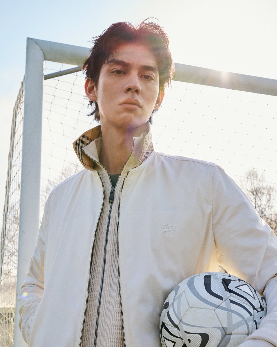Harper's BAZAAR Thailand tweet media
