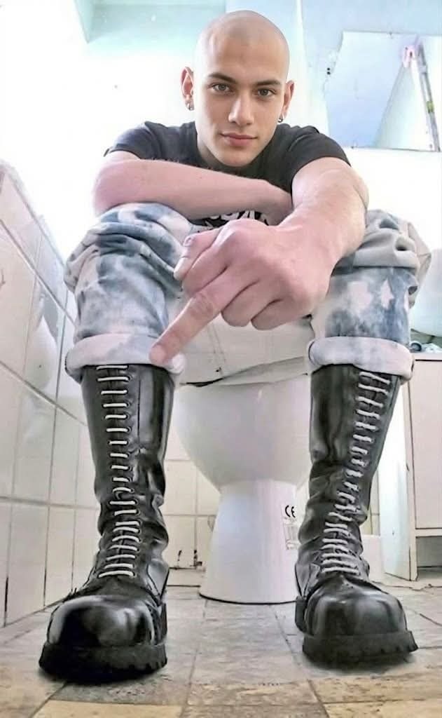 Skinheadpicture tweet media
