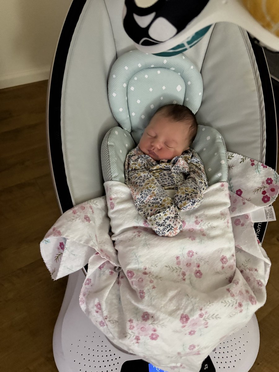 IsJeefff's tweet photo. Welp.
It’s been a week since Ro was born and @SelfRezCoffeeCo has been my rock! Waking up early is a staple now #NewDad https://t.co/dNxK89DNzU