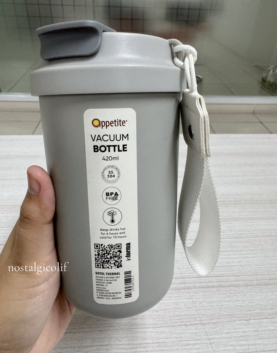 nostalgicolif's tweet photo. aku dan tumbler 70 ribuan against the world 😭😭

salah satu tumbler yang iseng aku beli ternyata gonggg banget 😩😩 bisa tahan lebih dari 8 jamm 
cocok buat kaum kopi holic seperti diriku ini 🤏🤏 https://t.co/GmoJbTbNgq