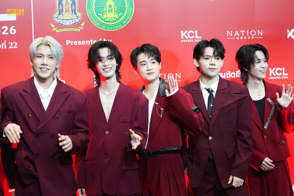 STARSOCIETY_TH's tweet photo. “SH1NE” ร่วมเดินพรมแดงในงานประกาศรางวัล “คมชัดลึก อวอร์ด ครั้งที่ 22”

#SH1NE #SHINEBOYS
#KCLAWARDS2026
#คมชัดลึกอวอร์ดครั้งที่22 https://t.co/p3YttNNFN2