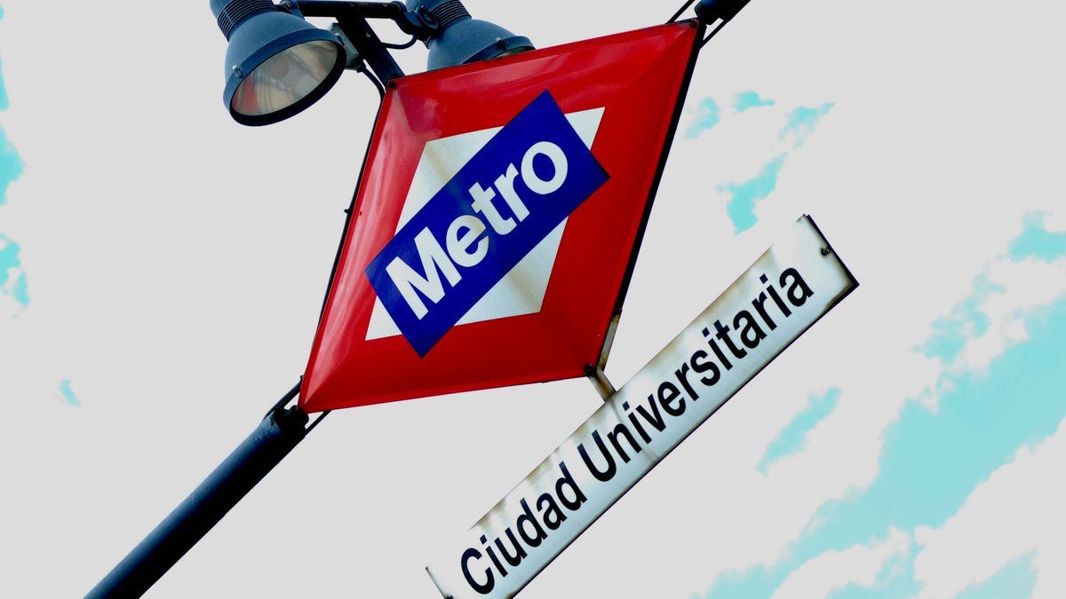 policiademadrid's tweet photo. 📚El próximo lunes 1 de junio comienzan los exámenes de la #PAU2026 en #Madrid

⏰Recuerda: lleva DNI, tu bolígrafo favorito, utiliza #TransportePúblico y llega con tiempo.

¡0s deseamos mucha suerte! 🍀

#SomosTuPolicía https://t.co/HeLpoV4UO3
