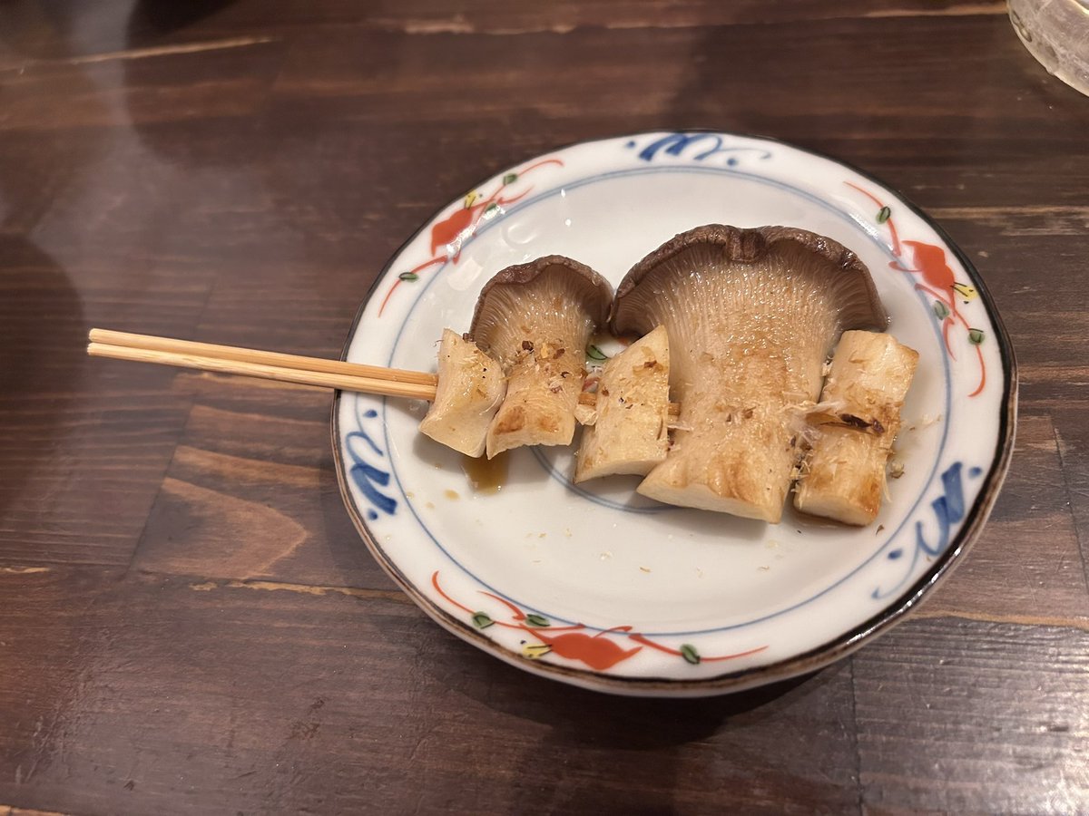 socialran_yuuki's tweet photo. エリンギ食べて大人しくしてます(̨̡´.  ̫ .`)̧̢ https://t.co/Kfdaa38xSd