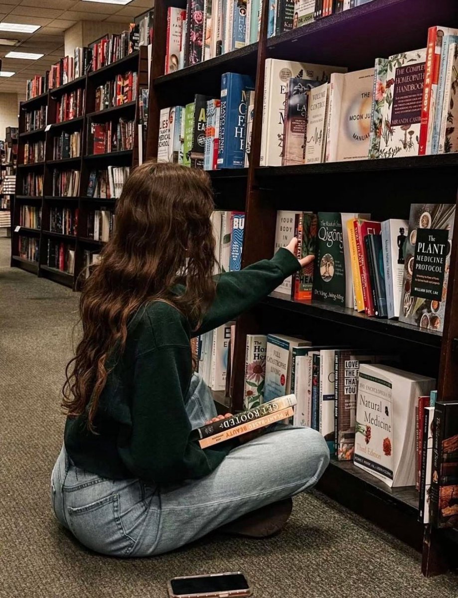 amorenloslibros's tweet photo. Si no te hallas, búscate en un libro. https://t.co/JKEVsHtiGI
