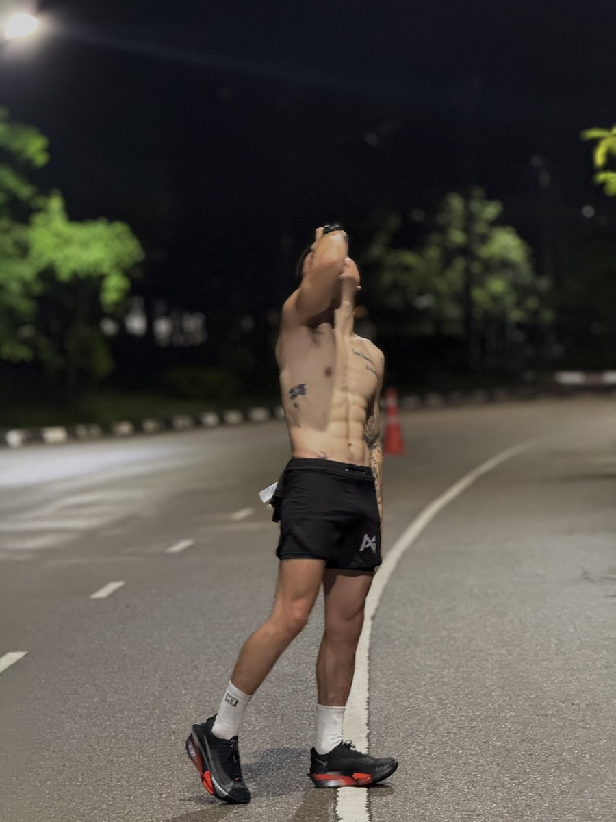 dt_thebest's tweet photo. เหนื่อยจังวะ เงี่Eนโว๊ย 🤣 https://t.co/e1WIIGlqY6
