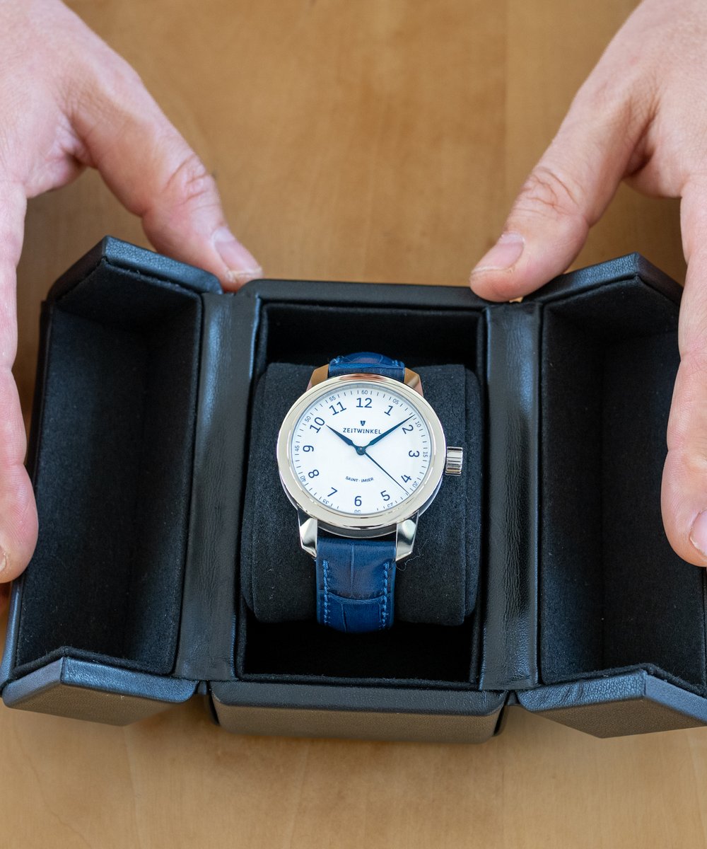 Zeitwinkel's tweet photo. For those who prefer smaller watch boxes, we have an option that fits into most home safes and bank safe deposit boxes.

#swissmade #independentwatchmaking #inhousemovement #actuallywearit https://t.co/gOBMq3KuhI