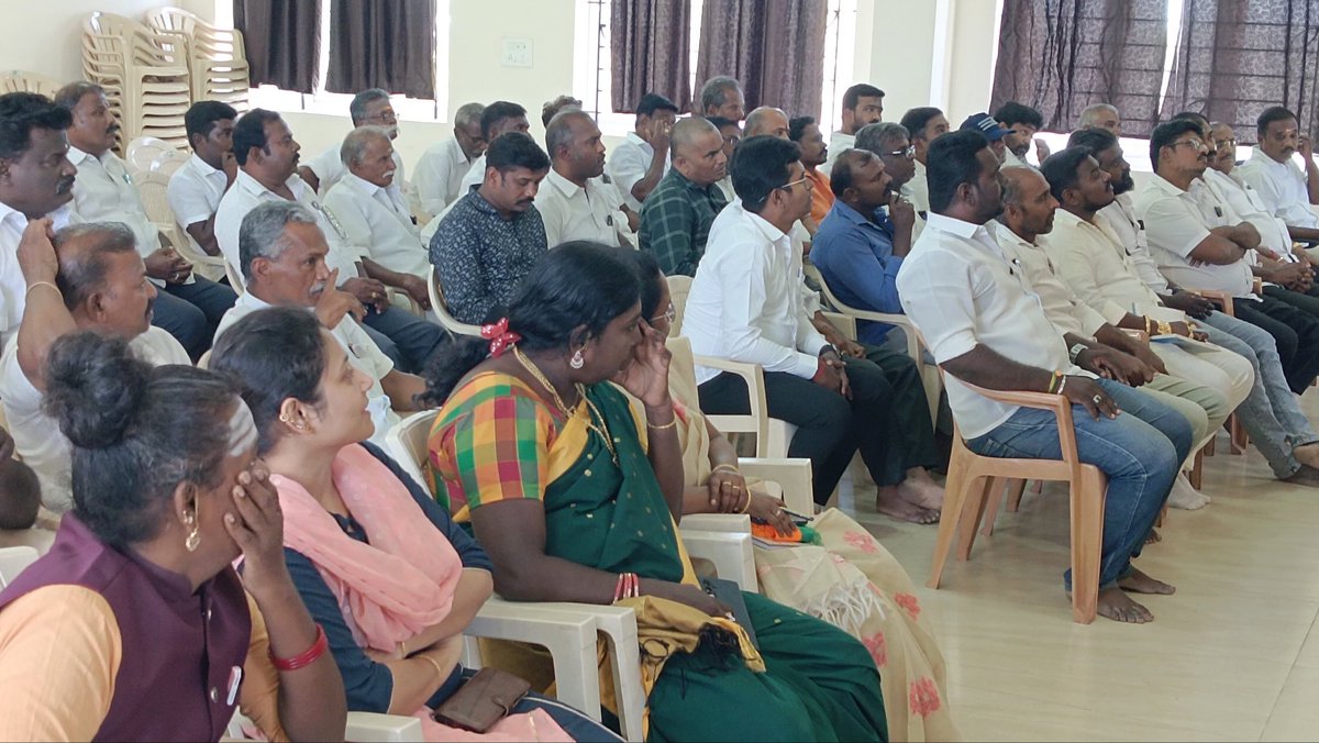MaVeWriter's tweet photo. இன்று காலை (27-5-26) தூத்துக்குடி தெற்கு மாவட்ட நிர்வாகிகள் கூட்டம் நடைபெற்றது. அதில் கலந்து கொண்டு சிறப்புரை ஆற்றினேன். உடன் மாவட்ட தலைவர் உள்பட பலர் பங்கேற்றனர். https://t.co/TgUO6jGSVi