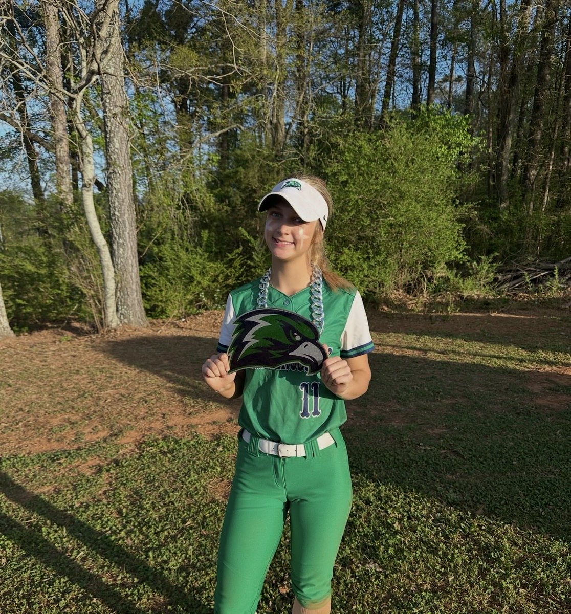 GCHSSOFTBA63195's tweet photo. Happy Birthday to Lady Warhawk Aevea Mosley!   Hope you have a great day.   #teamseven https://t.co/NVzk115XIr