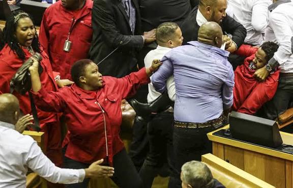 PowerPoint_021's tweet photo. @ZizinjaAbelungu 🤣 https://t.co/mIc14j7jIM