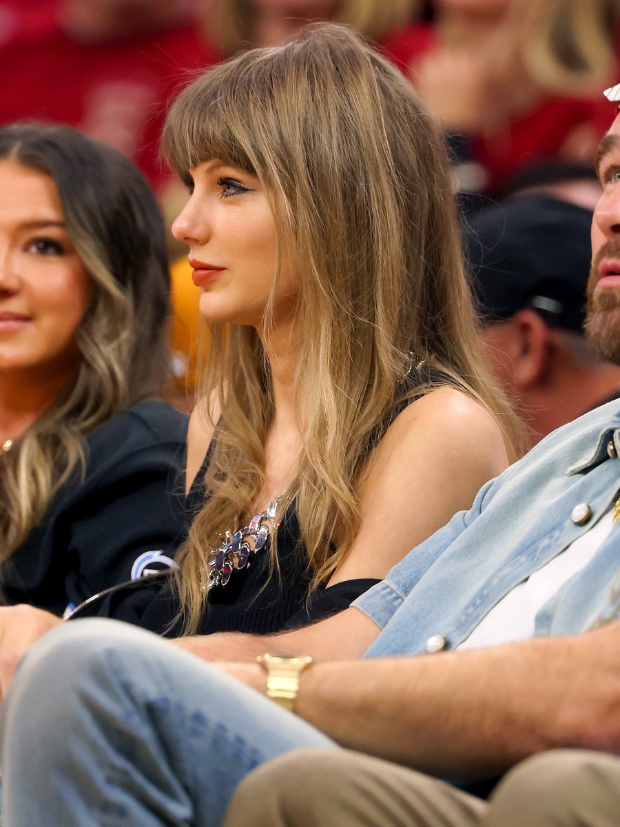 Taylor Swift in 4k tweet media