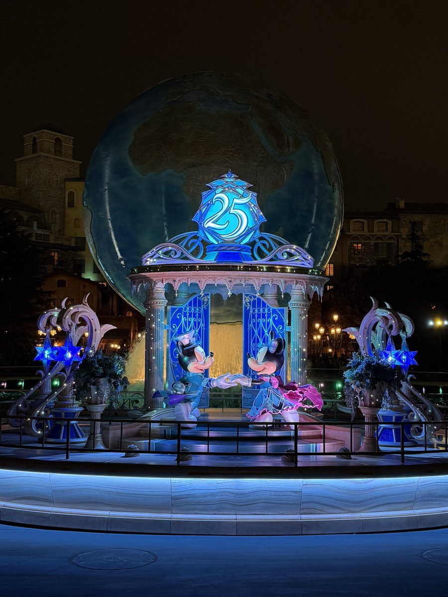 revia480's tweet photo. 東京ディズニーシー25周年！！
ジュビリーブルーが素敵すぎます🩵 https://t.co/UerBmeCzbH