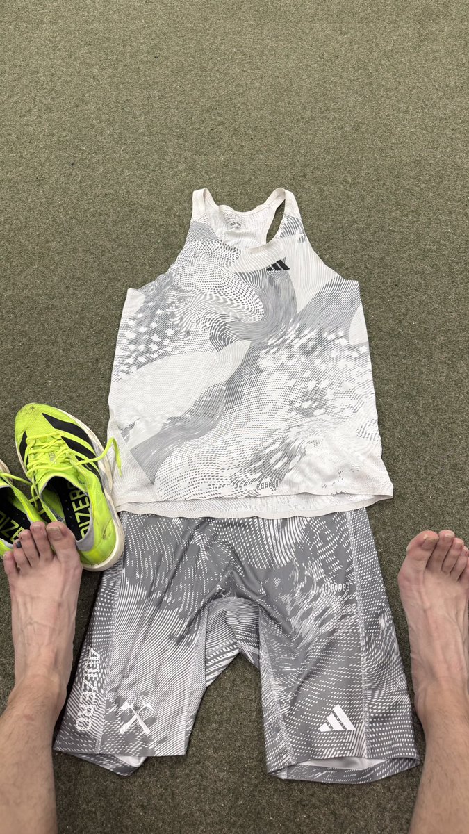 run__yuma's tweet photo. ●2mi+1mi+2mi（5'20/mi、r:'120）
👟タクミセン11

LTバル長め。
今期初のセットアップでワークアウト☆
ギアを揃えると2割増で走力も上がるとかなんとか…
とはいえ、LTにしては少し余裕はなかったのと、流しとはいえ3×200で30秒きれなかったのは心残り。
まぁゆっくり上げていく
 #ランニング https://t.co/33ycrlYFmy