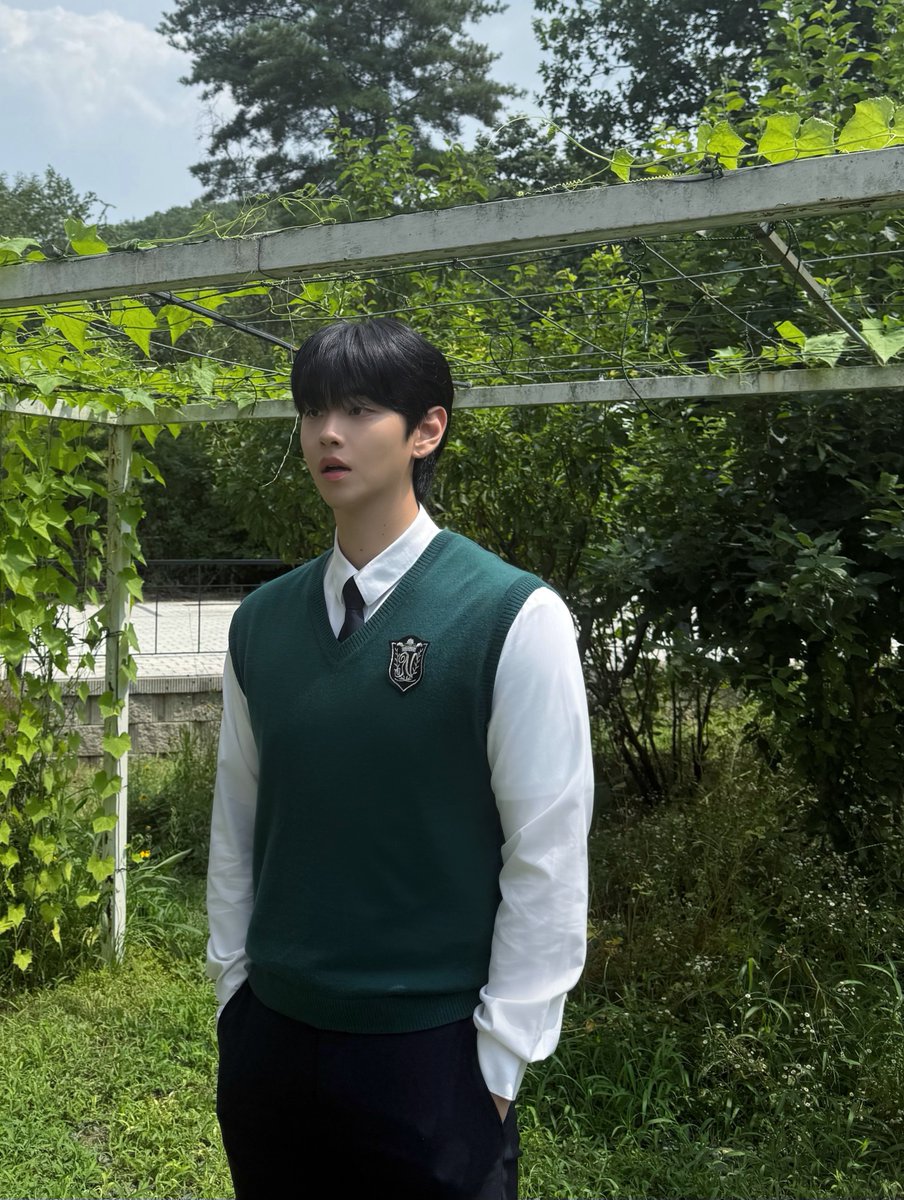 kuujwtv_'s tweet photo. 어떻게 퍼컬이 교복..  계속되길 영원히길 https://t.co/b47UYAGjIN