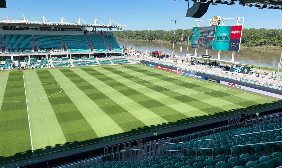 JeradRMinnick's tweet photo. ⚽️🌱@juliekessler15 @TurfTrina &amp; Bailey 🙌🏻 https://t.co/TgmF7NsQiu