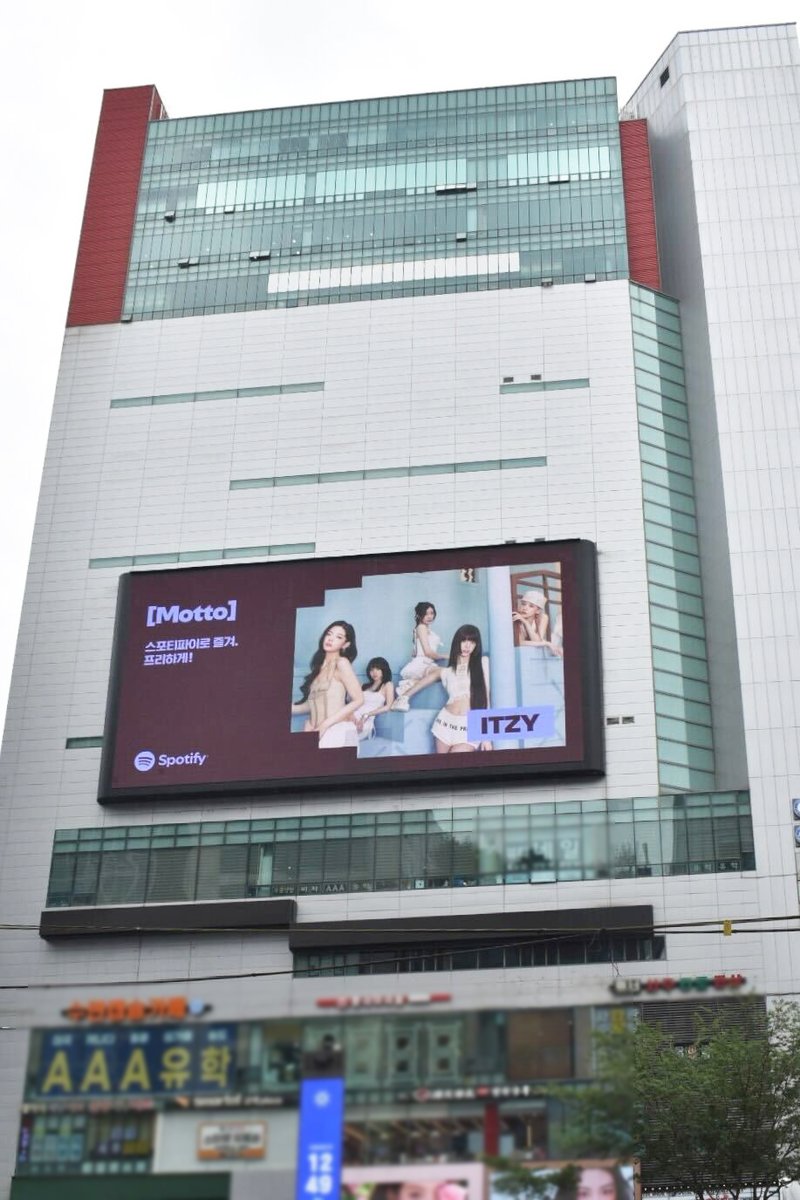 ITZY tweet media