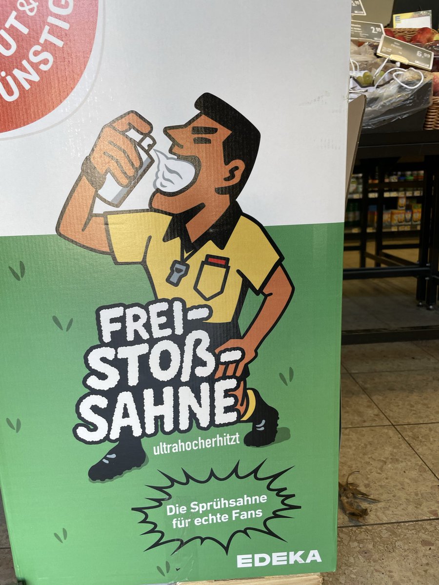 cs_aus_f's tweet photo. @drei90 Von wegen, keine WM-Vorfreude im Supermarkt. https://t.co/M26MgAiq3z