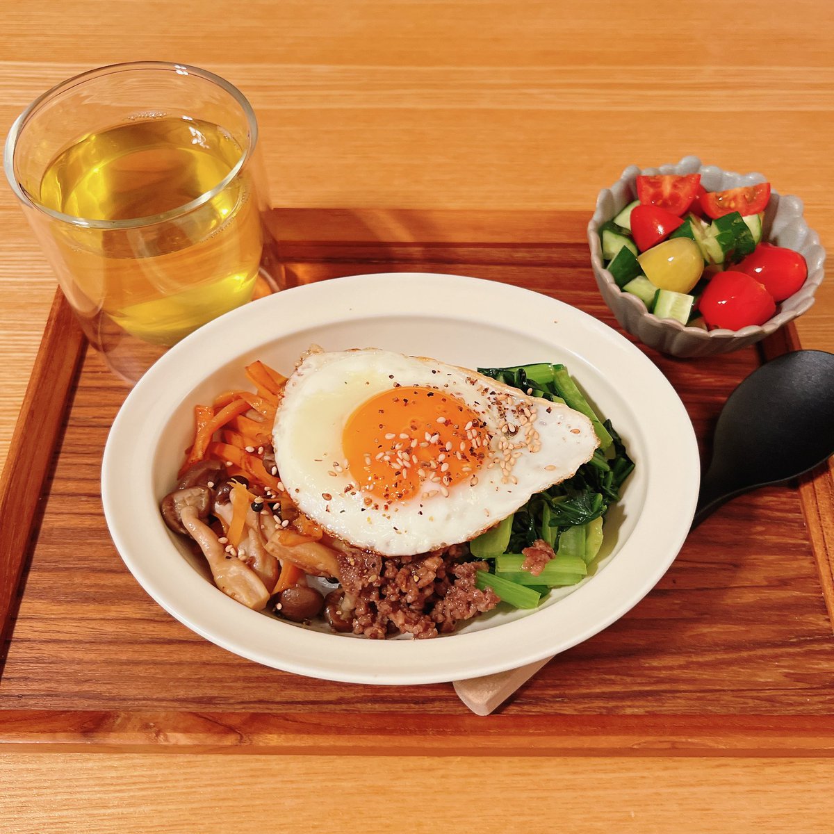 murph9347's tweet photo. 本業日
朝昼晩ごはんです

明日の副業、知らん間に勝手に早出にされててもやもや。 https://t.co/I7FEOPYSP7