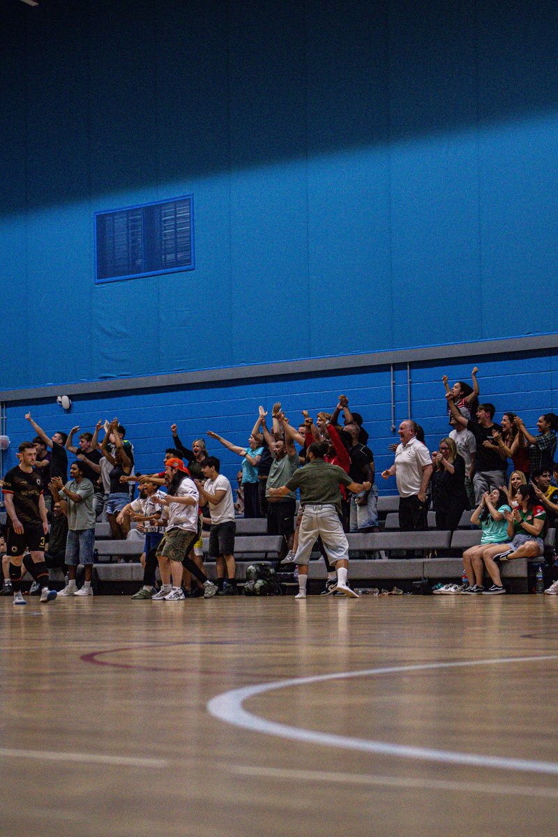 GenesisFutsal's tweet photo. Champions of England 🏴󠁧󠁢󠁥󠁮󠁧󠁿🔴⚪️

 📸 credit @EnglandFutsal https://t.co/8BdAnmbWLD