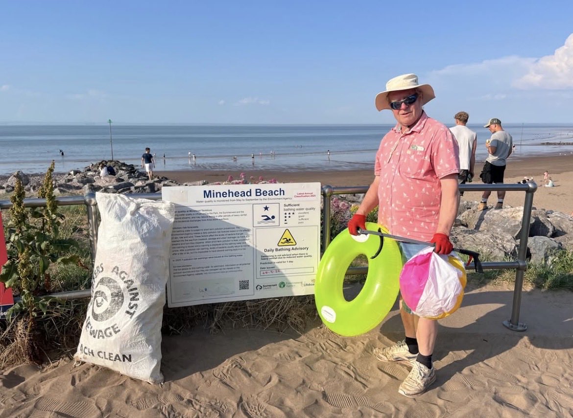 beachcomber50's tweet photo. Why do so many people think it’s acceptable to leave beaches covered in litter? This weather is no good news for our coastline. @bbcsomerset https://t.co/cuh8dNpecI