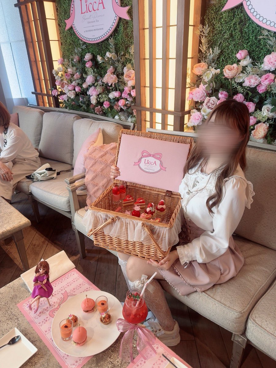 Manae_ch's tweet photo. 🎀LiccA Afternoon Tea🎀
 #リカちゃんアフタヌンティー 
 #ザストリングス表参道 https://t.co/xFcr3rUY5I