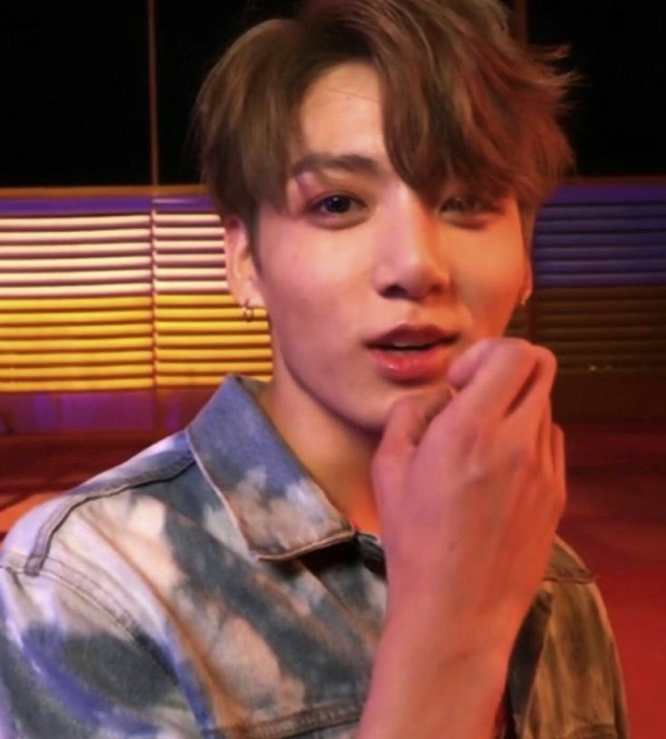 crumblejkook's tweet photo. &amp; dare i say he’s always been in his prime https://t.co/6ViXaEARC9