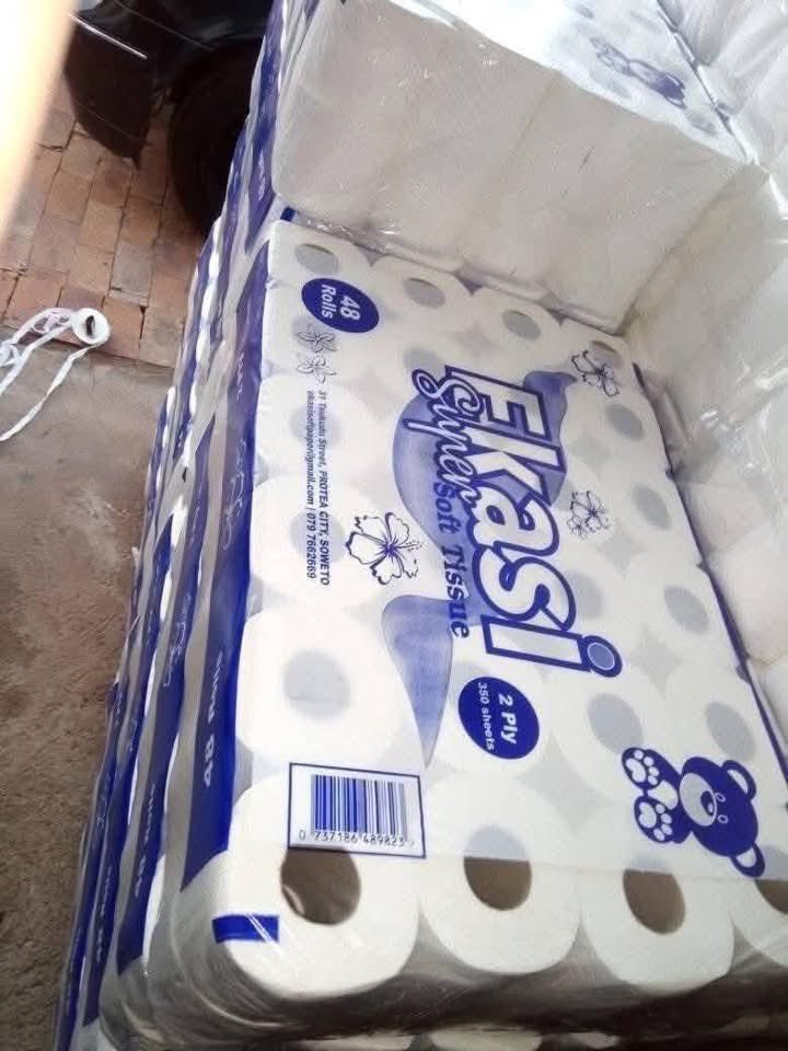 KasiEconomy's tweet photo. Meet Karabo Rametse an entrepreneur who manufactures toilet paper from her own factory called EKASI Toilet PAPER Factory in Pretoria. 👌🏾❤️ https://t.co/5mUK2QC35q
