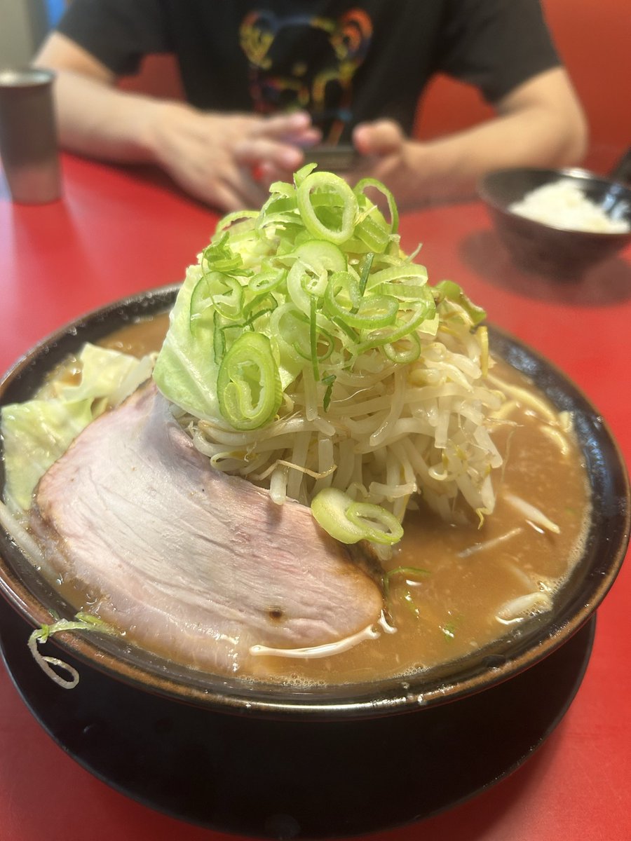 すぶりをするそぶり tweet media