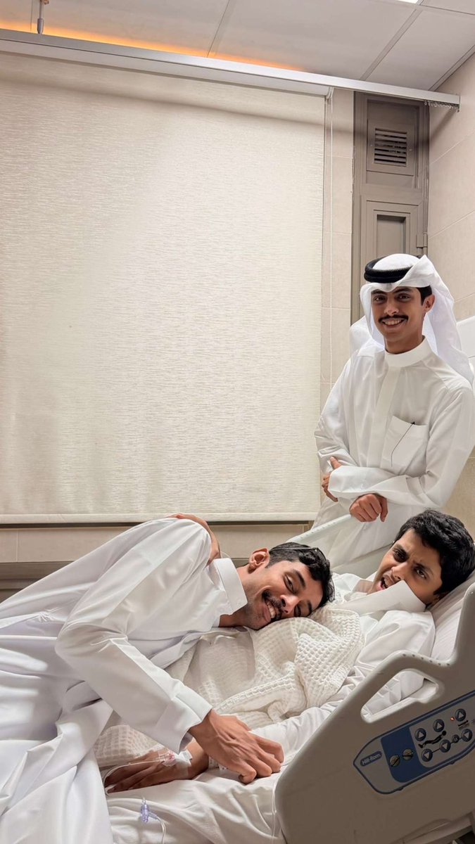 60gx98's tweet photo. عيدكم مبارك 🤍😂 https://t.co/jXaxy08C05