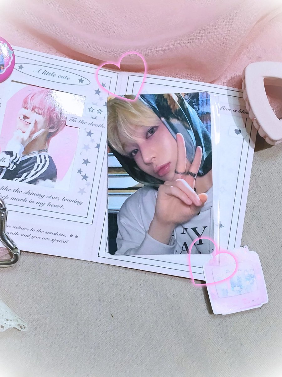 pieslf's tweet photo. the idol                       vs.            the photocard https://t.co/01TIReC4yz