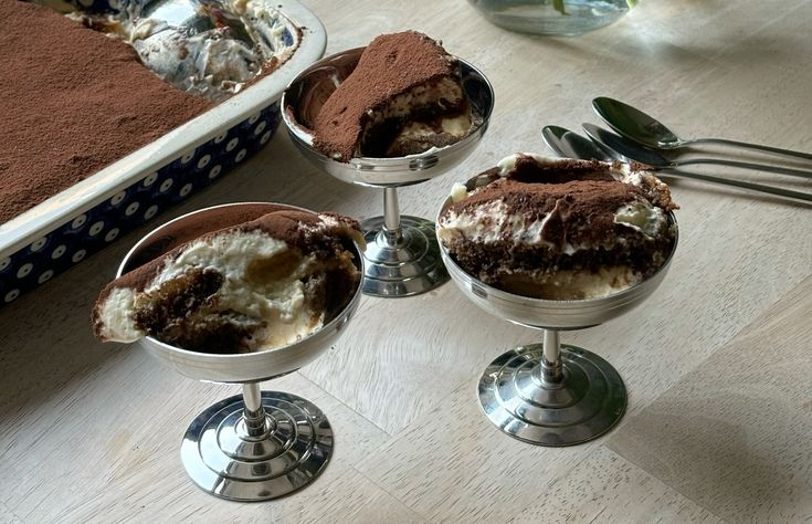 reminiscinbby's tweet photo. which one do you choose? oreo desserts or tiramisu? ♡ https://t.co/B208jvtj8c