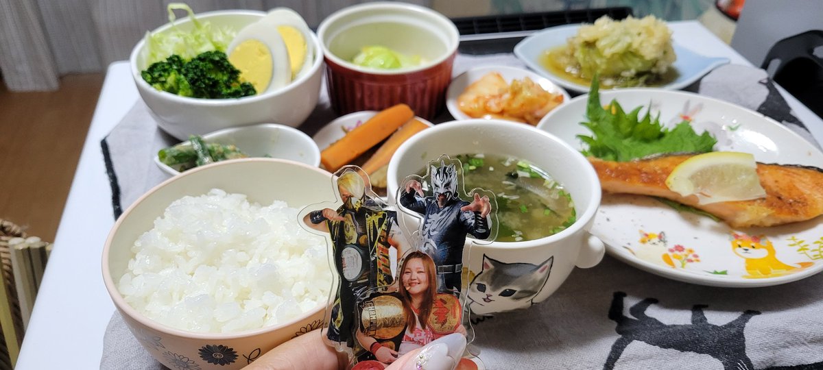 tricolore2375's tweet photo. 1日1 #JADE🐉🖤 #Vドラゴン🐉✨
 #マリちゃん🐱🧡と夜ご飯🌙🍚
#ちがさきプロレス  #secretbase
 #湯～とぴあ宝  #大日本プロレス
晴れれば30度超え、雨降ればジメジメ💦しんどいよね～💦体調崩さないように気をつけてね～🤗 https://t.co/W1KFZvBudG