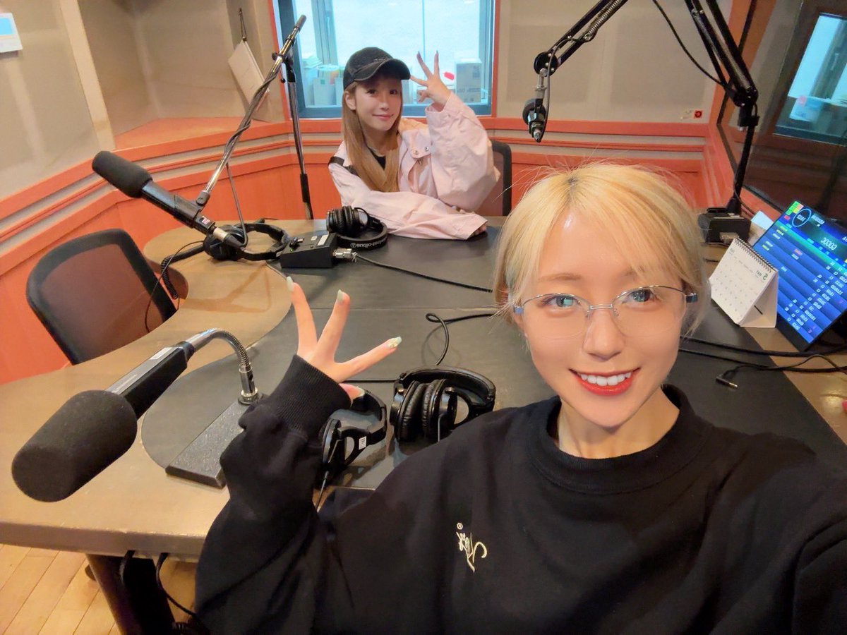 ambitious_twt's tweet photo. #水曜はNoMapsRadioの日
ambitiousメンバーがMCを務めるNoMaps Radioは本日も23時〜24時オンエア！
LISAがMC🎙️

ambitiousのミニコーナー
「Learnb runb amb」はMAHOが担当します♪

ご試聴はこちらから↓↓

NoMaps Radio FM NORTH WAVE 2026/5/27(水) 23:00-24:00 https://t.co/G9SE7Kel5j #ノースウェーブ #nomapsradio #アンビシャス北海道 #政治・経済を学べる